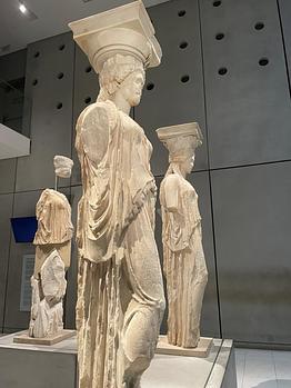 «Πέτρινες σιωπές»